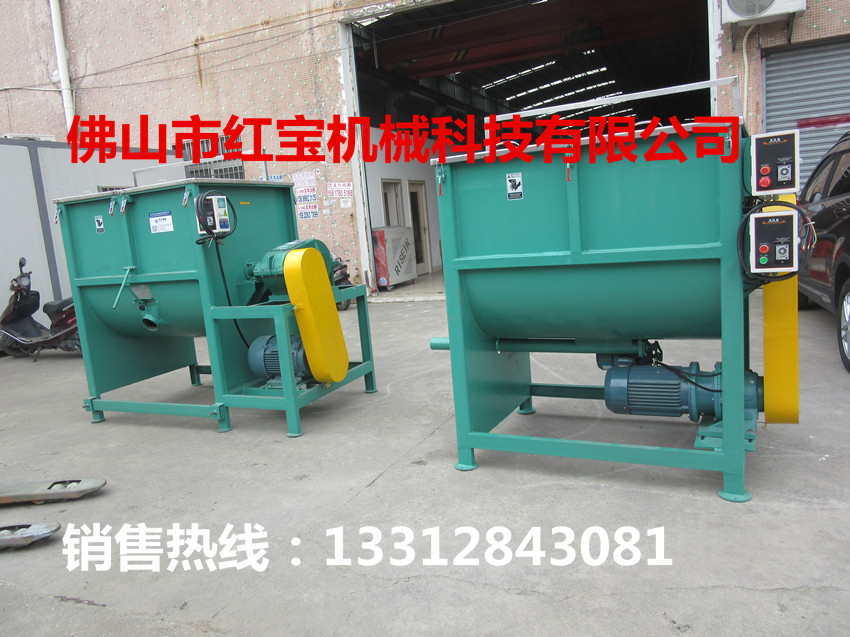 2檯不鏽(xiu)鋼(gang)粉(fen)末臥式拌(ban)料機(ji)